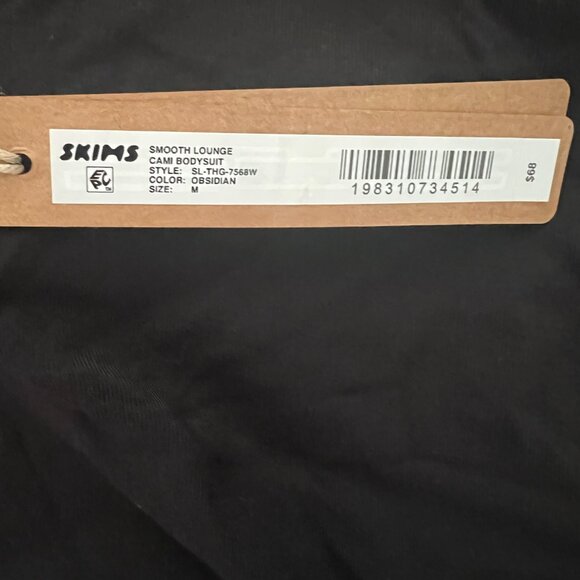 SKIMS NWT Smooth Lounge Bodysuit with Molded Cups in Black Size Medium - Picture 4 of 5